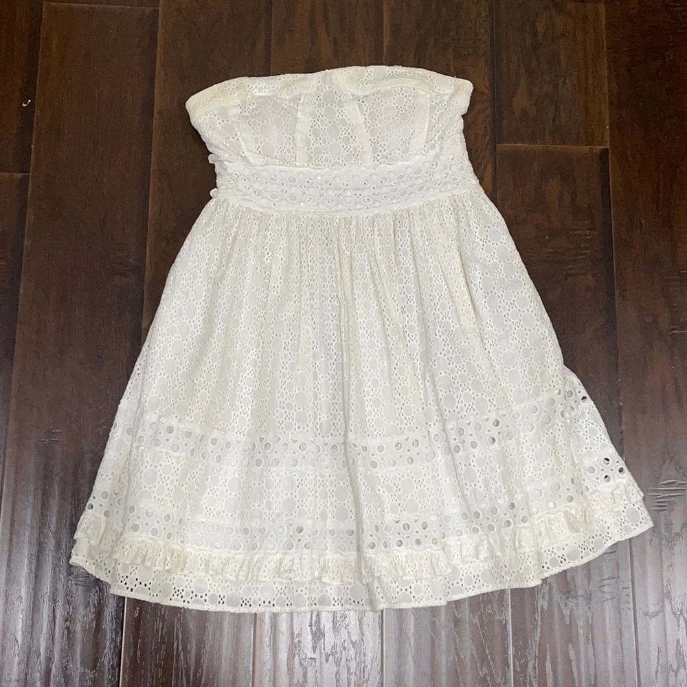 Strapless white dress with ruffles 13/14